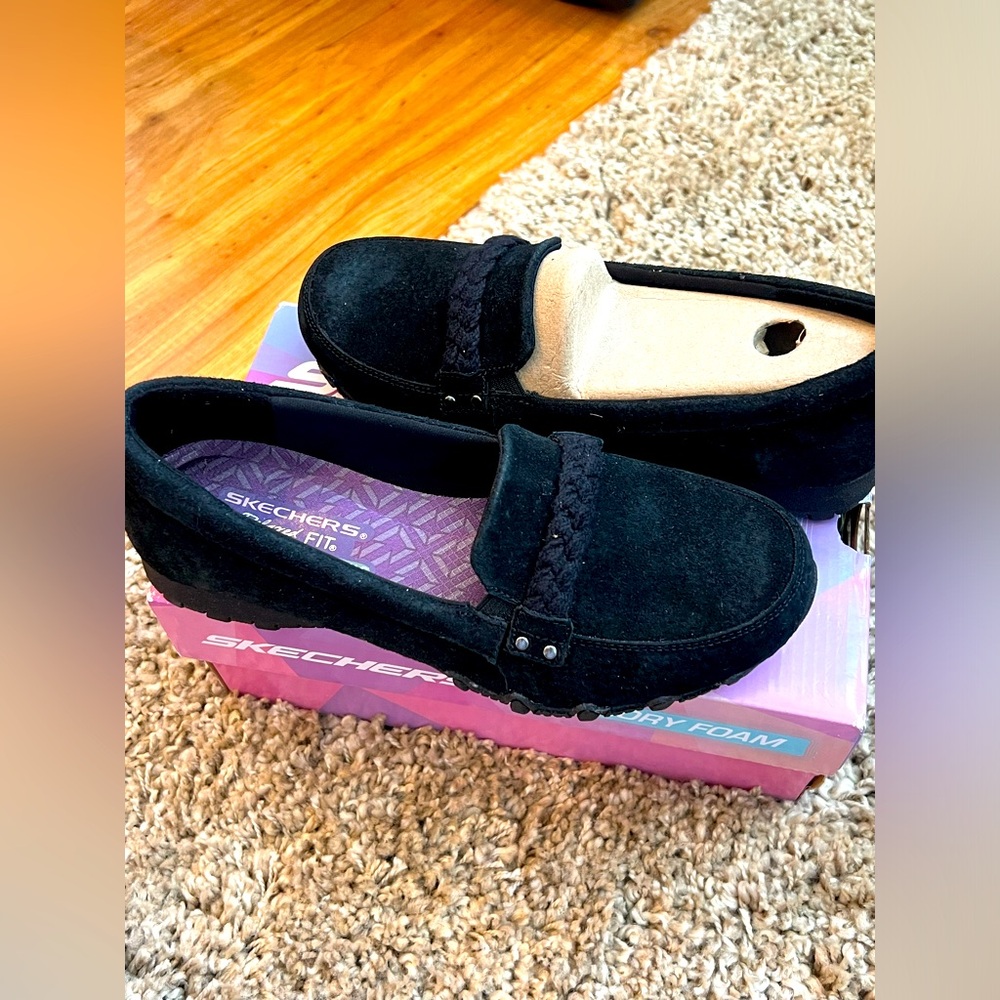 New Skechers Relaxed Fit Bikers Pedestrian Black Slip-On Loafers Women’s 7.5